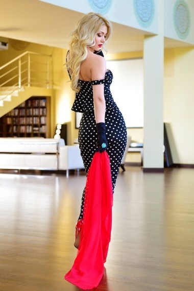 Jane, beautiful Russian escort who offers oral job in Rome