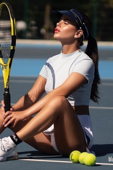 Elena, beautiful Russian escort who offers french kissing in Rome