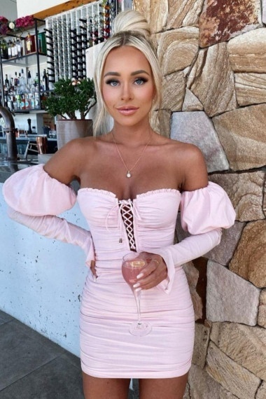 Aziza, beautiful Russian escort who offers girlfriend experience in Rome Aziza, beautiful Russian escort who offers girlfriend experience in Rome